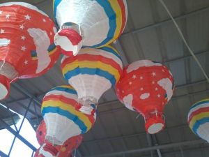 Miniature hot-air balloon as souvenirs || Photo Credit: Rob Clarita